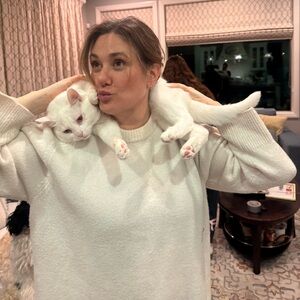 Meet your Posher, Cyrena